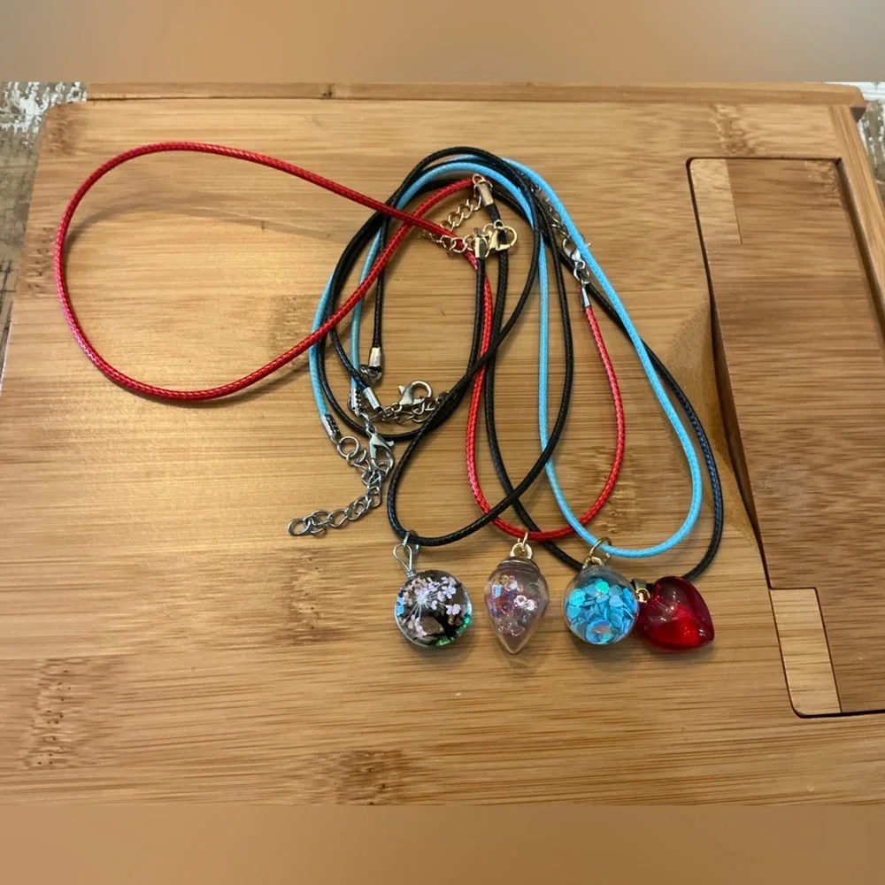 Set of 4 Pendant Necklace
